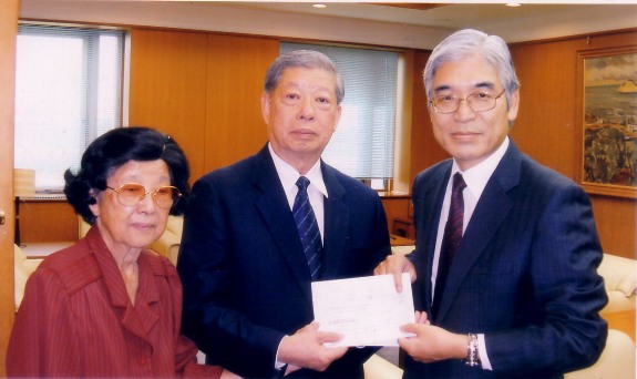 EDFタイの理事が日本の被害者のために寄付
