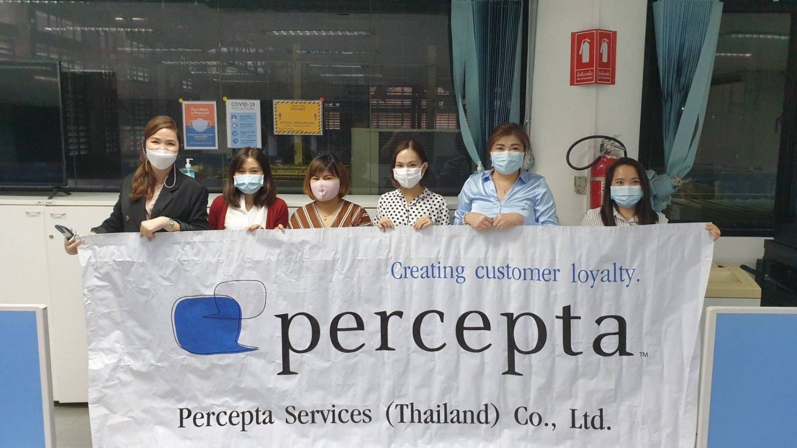 Percepta Services (Thailand) Co., Ltd が19名の子どもに奨学金をご支援